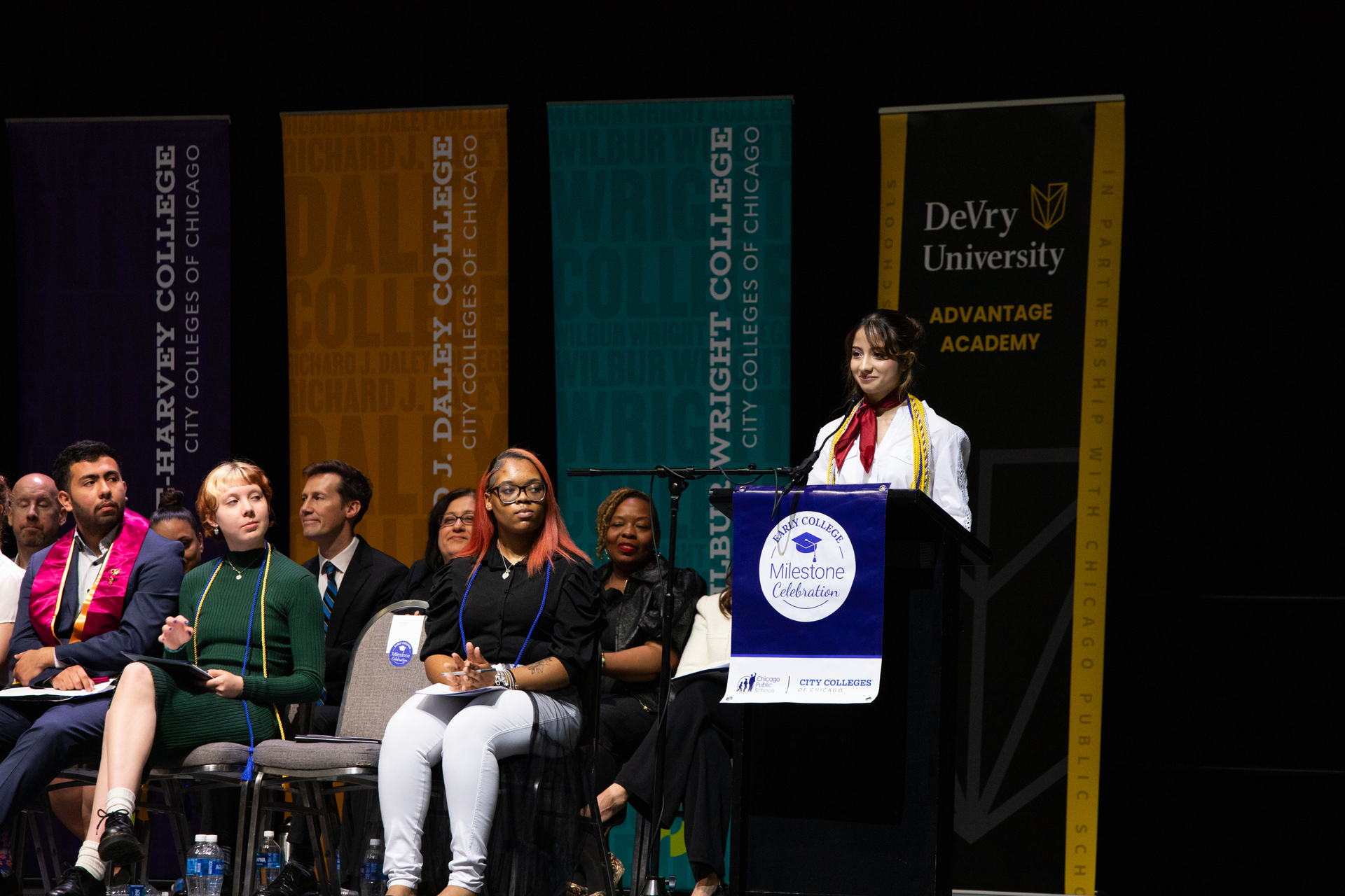 2025_05_20_EarlyCollegeCelebration_UIC-55.jpg