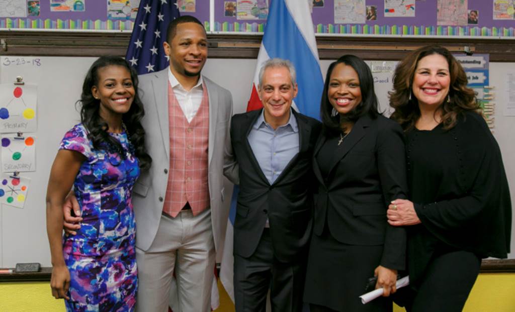 Mayor Rahm Emanuel and Janice Jackson stand with three of Amundsen faculty